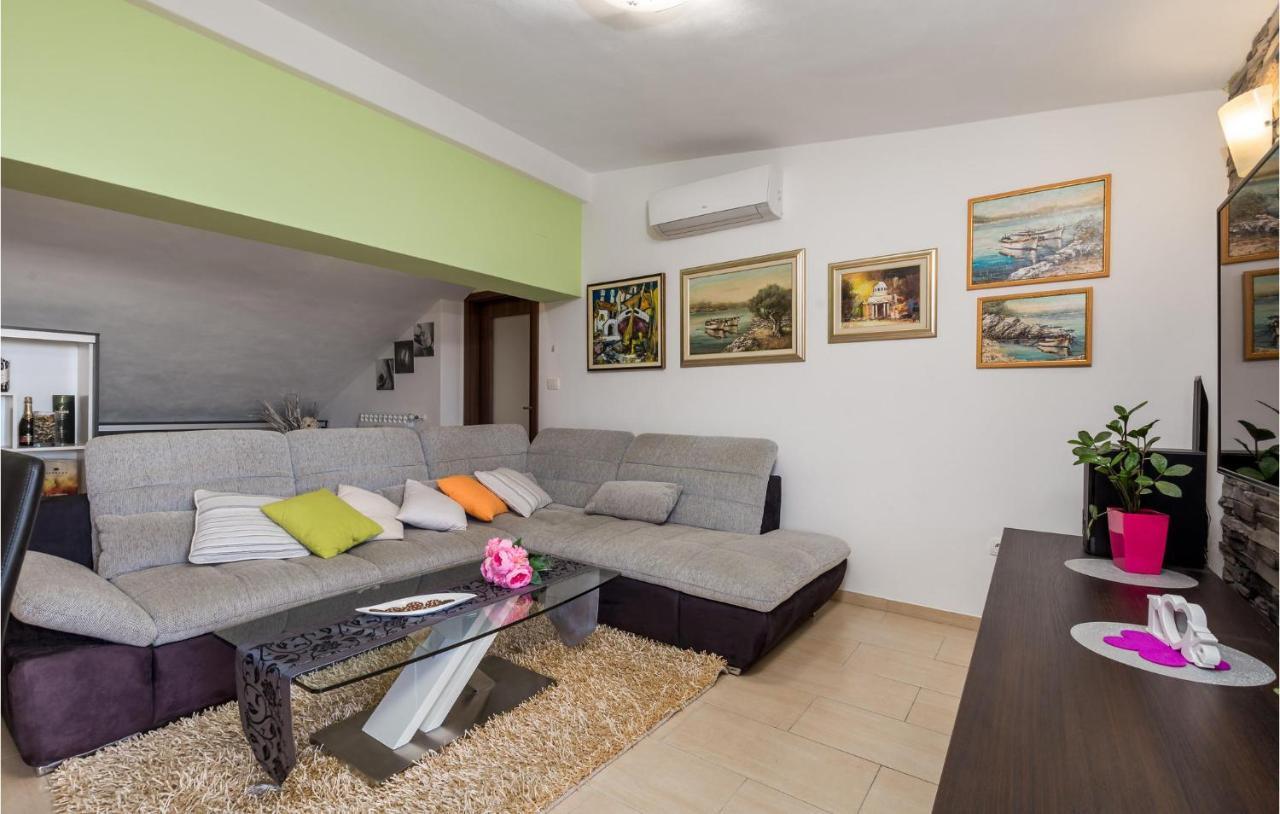 Gorgeous Apartment In Rijeka With Kitchen Ngoại thất bức ảnh