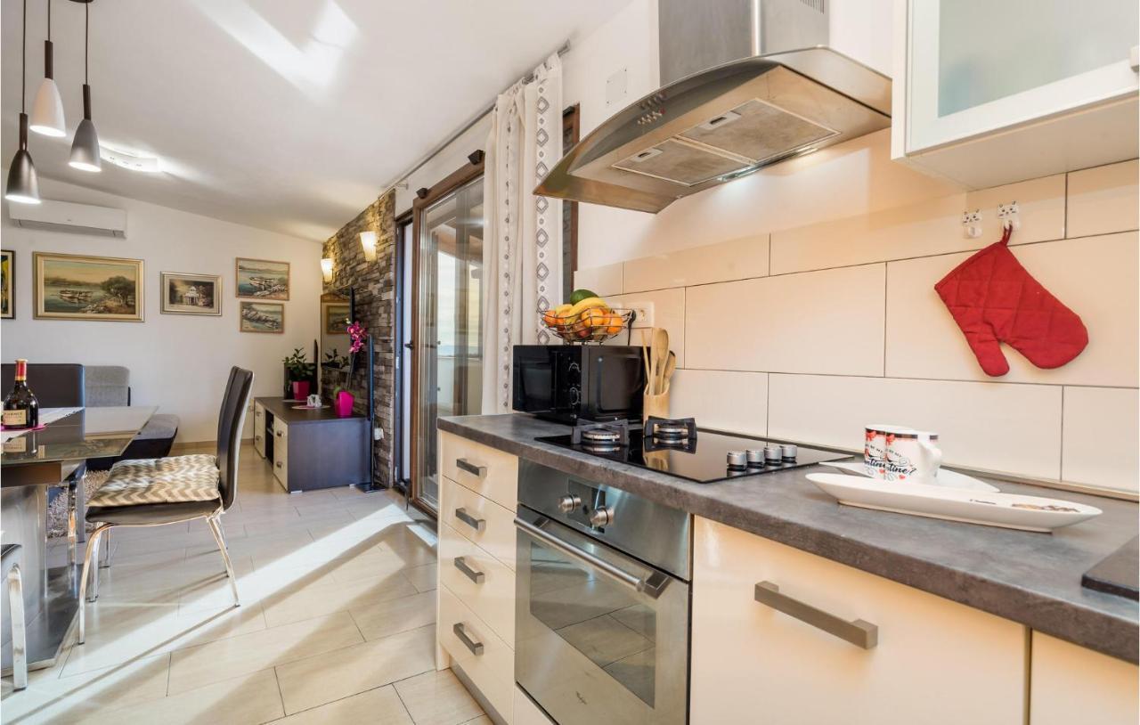 Gorgeous Apartment In Rijeka With Kitchen Ngoại thất bức ảnh