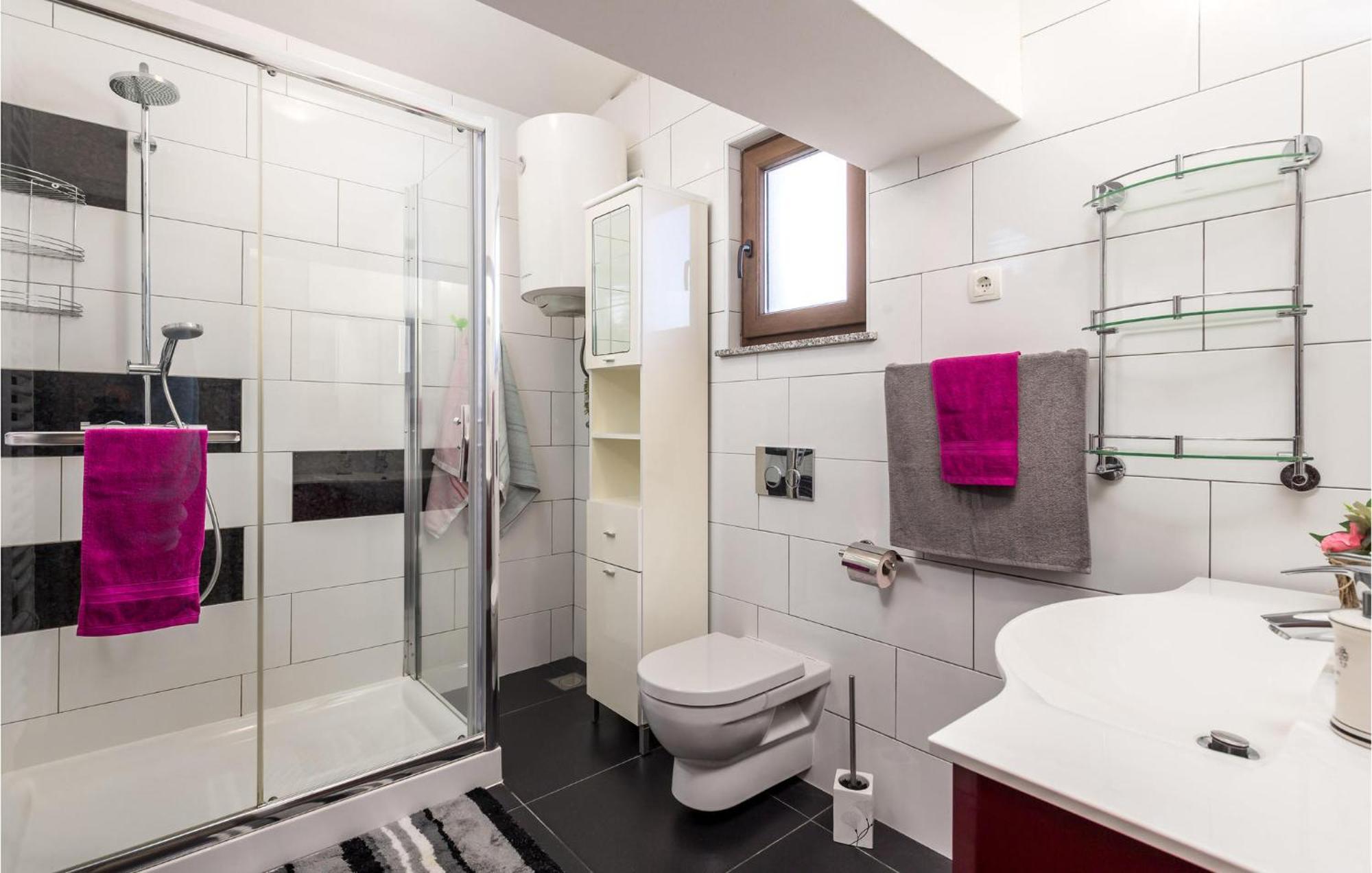 Gorgeous Apartment In Rijeka With Kitchen Ngoại thất bức ảnh